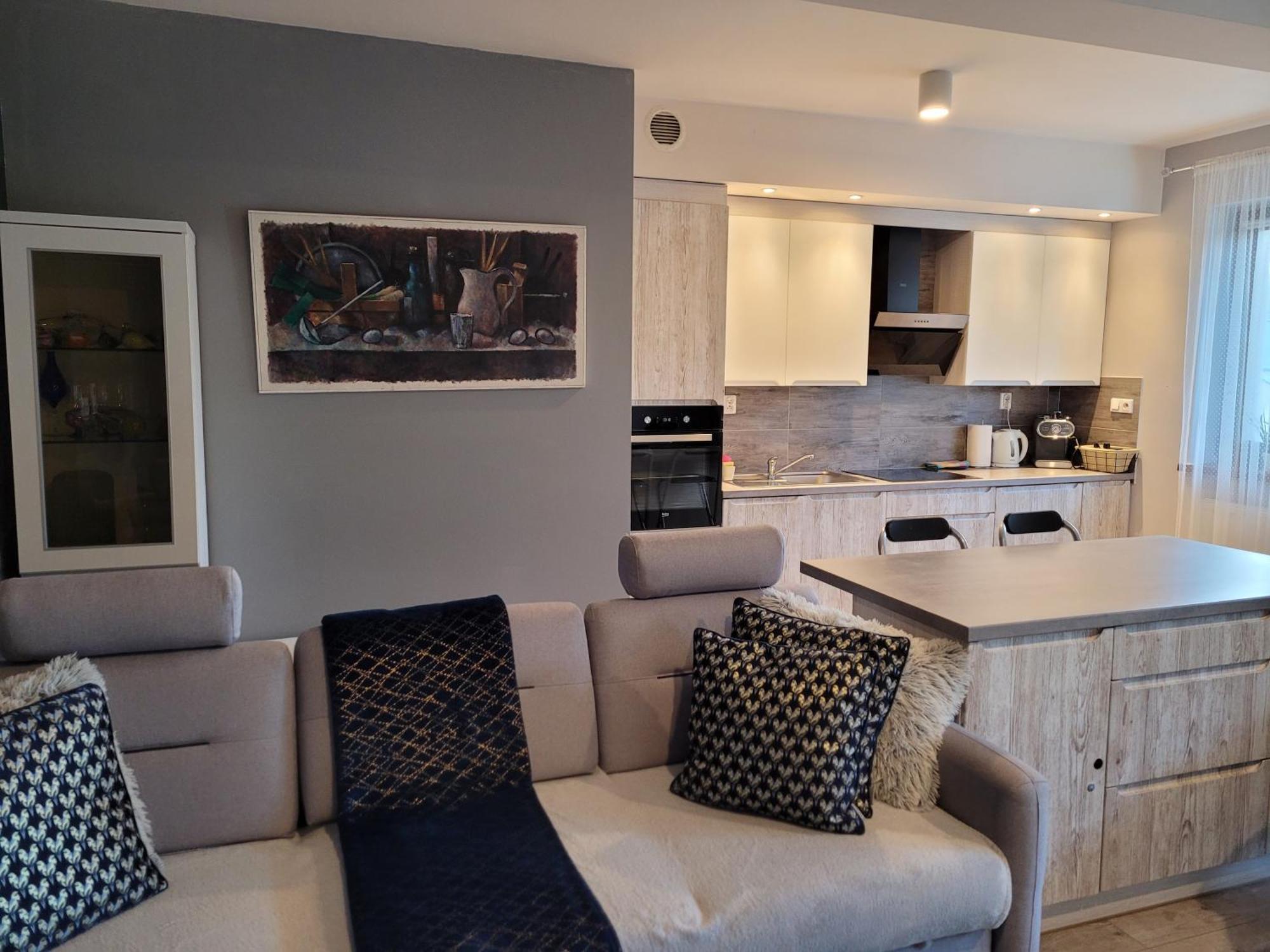 Apartament Lilla イェレニャ・グーラ エクステリア 写真